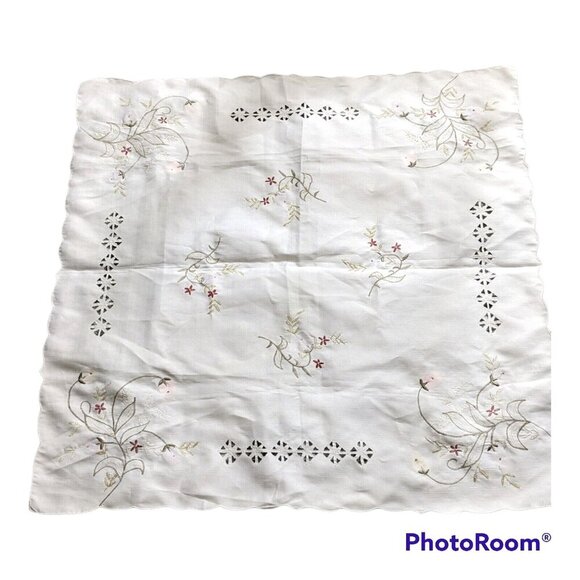 Vintage Tablecloth Ivory Cutwork Embroidery Square 3D Roses Metallic Thread - Picture 2 of 4